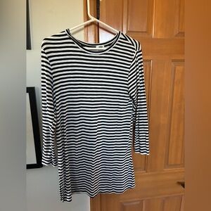 Old Navy Black and White Striped Top